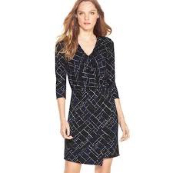 White House Black Market Dresses & Skirts - White House Black Market Black & Blue Geometric Print Faux Wrap Dress Size M
